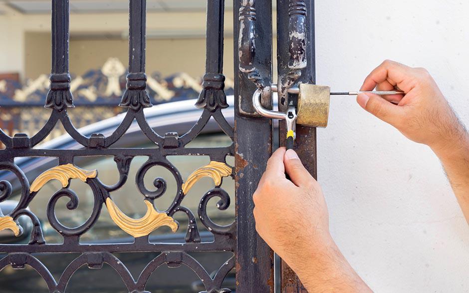 comment forcer une serrure de porte Massy