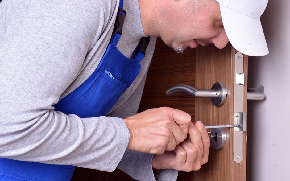 comment forcer une serrure de porte Massy