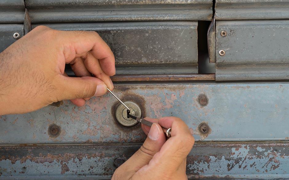 ouvrir une porte de garage basculante sans clef Saint-Germain-lès-Arpajon