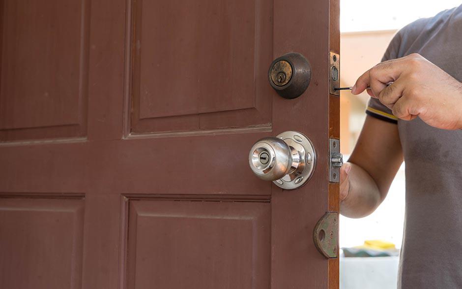 Marseille changer serrure porte pvc Fichet